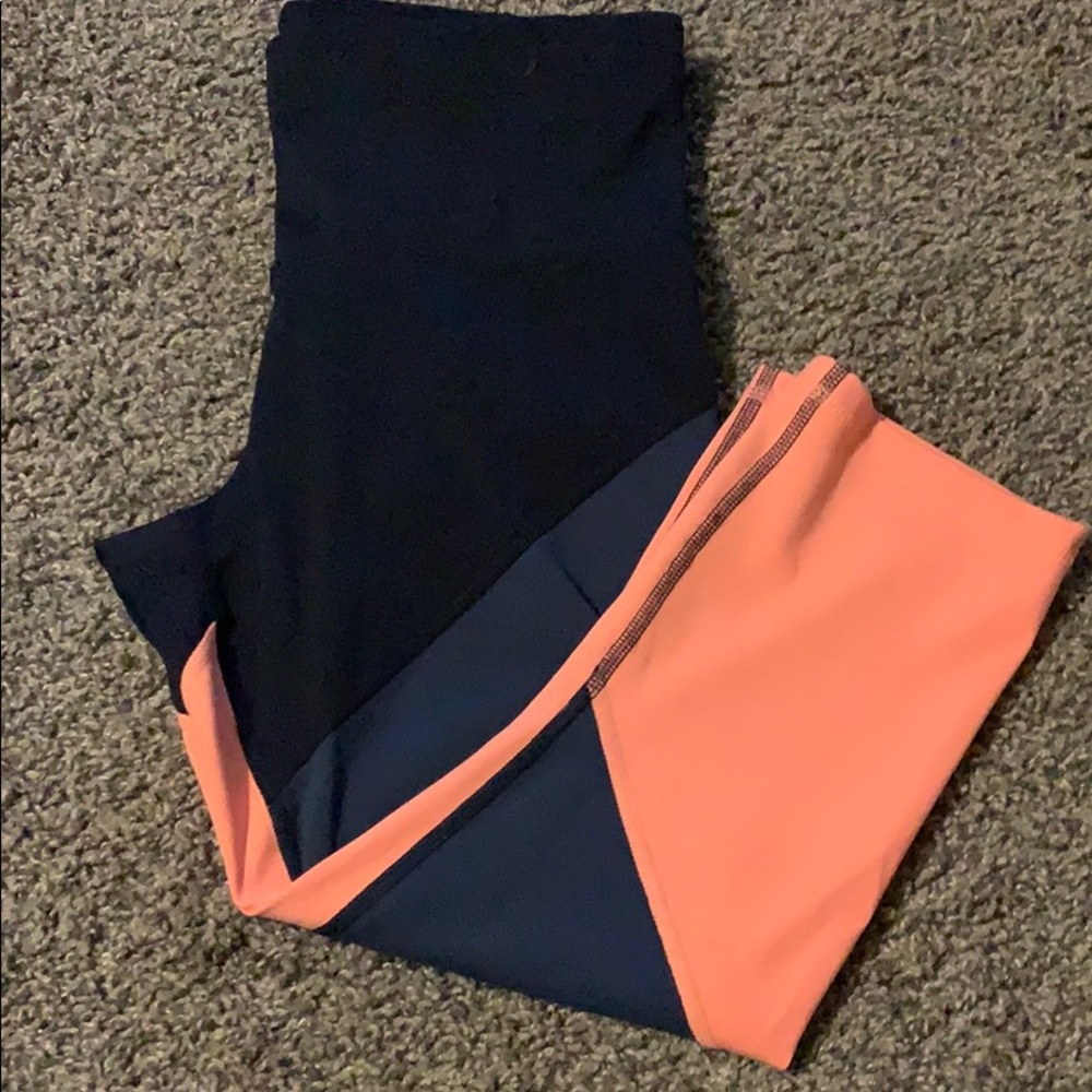 Capri Compression Legging - Picture 2 of 6